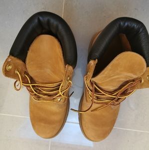 timberland boots almsot new
